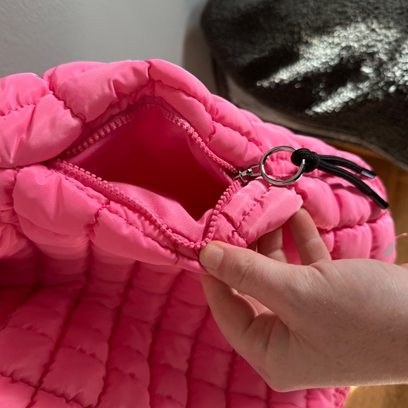 FP Movement Quilted carryall - Picture 6 of 9